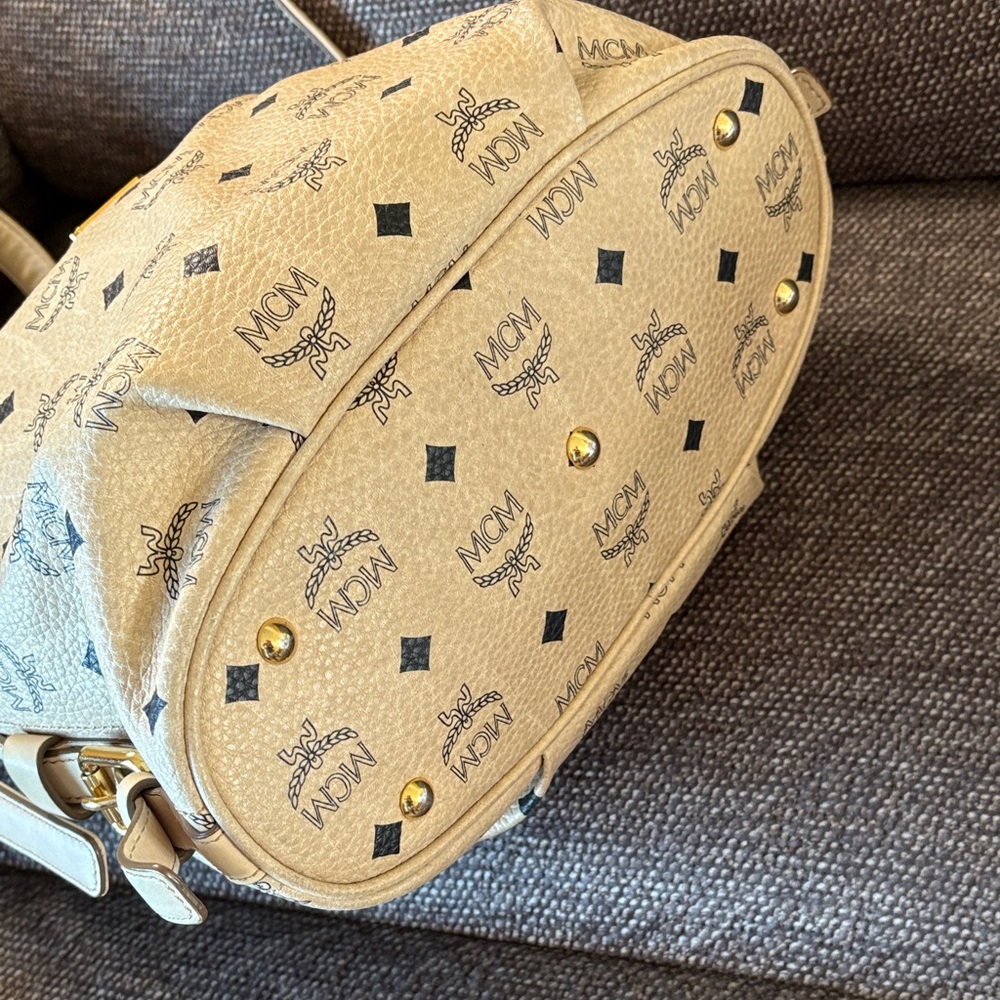 MCM Visetos Cream Shoulder,Hobo  Bag -Authenticated - Picture 6 of 13